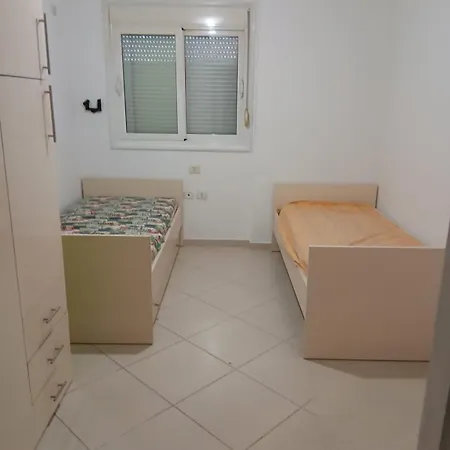 Egla Appartament Daire Avlonya